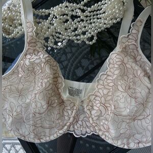 Playtex Bra 44D Style 5679 Unlined Unpadded Embroidered Beige Feel Gorgeous